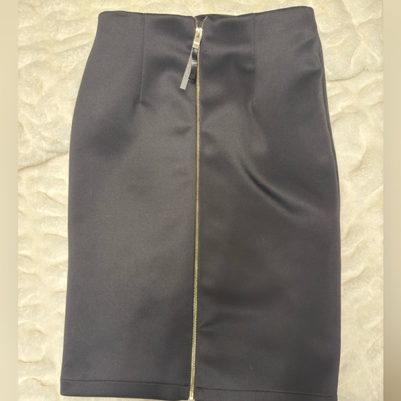 Black pencil skirt - Picture 3 of 3